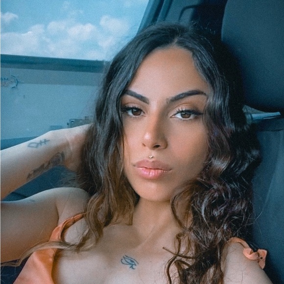 Meet your Posher, Shae - Picture 1 of 1